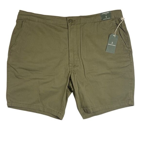 NWT Men’s Chino Board Short Green Size 42 with 8 Inch Inseam - Picture 1 of 6